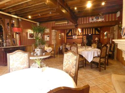 Maison traditionnelle - 340 m² - 12 pièces