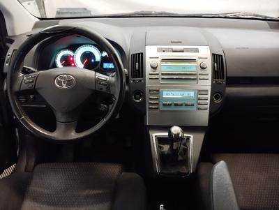 Toyota Corolla Verso 2.2 D4-D 136 5p