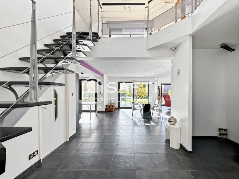 Maison - 169 m² - 6 pièces