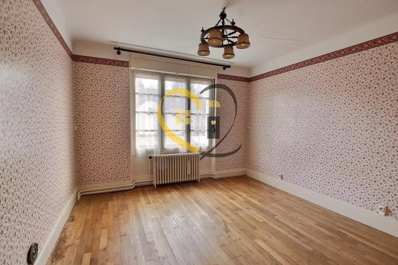 Maison - 268 m² - 11 pièces