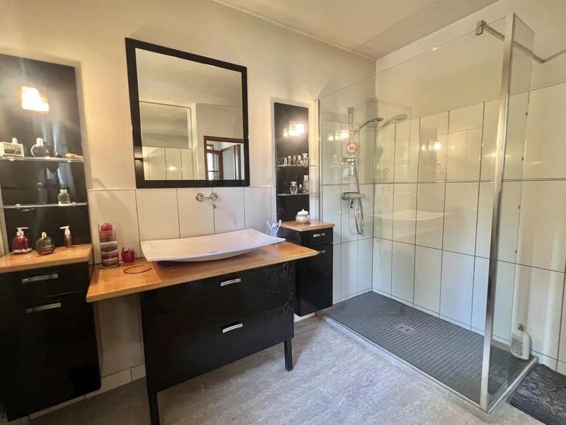 Maison - 280 m² - 5 pièces