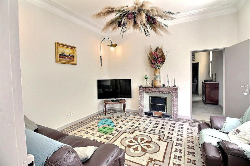 Maison - 195 m² - 7 pièces