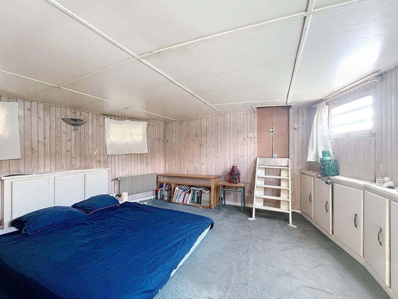 Péniche - 160 m² - 6 pièces