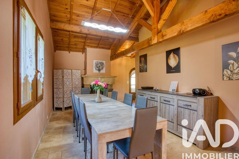 Maison - 950 m² - 22 pièces