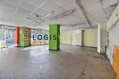 Local commercial - 210 m²