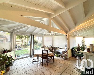 Maison - 247 m² - 8 pièces