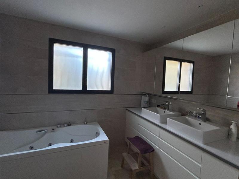 Maison - 252 m² - 8 pièces