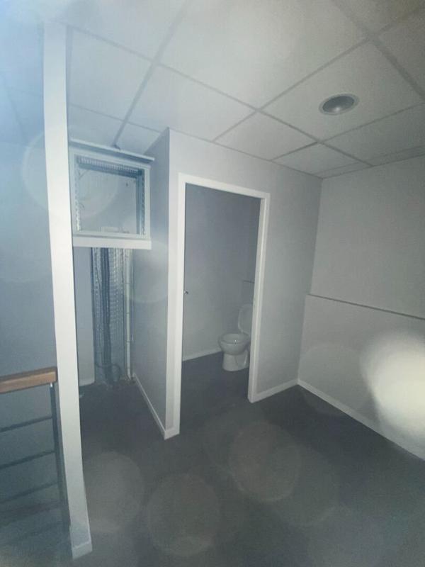 Local commercial - 1 219 m²