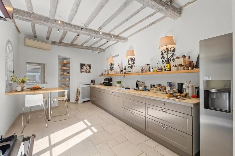 Maison - 451 m² - 15 pièces