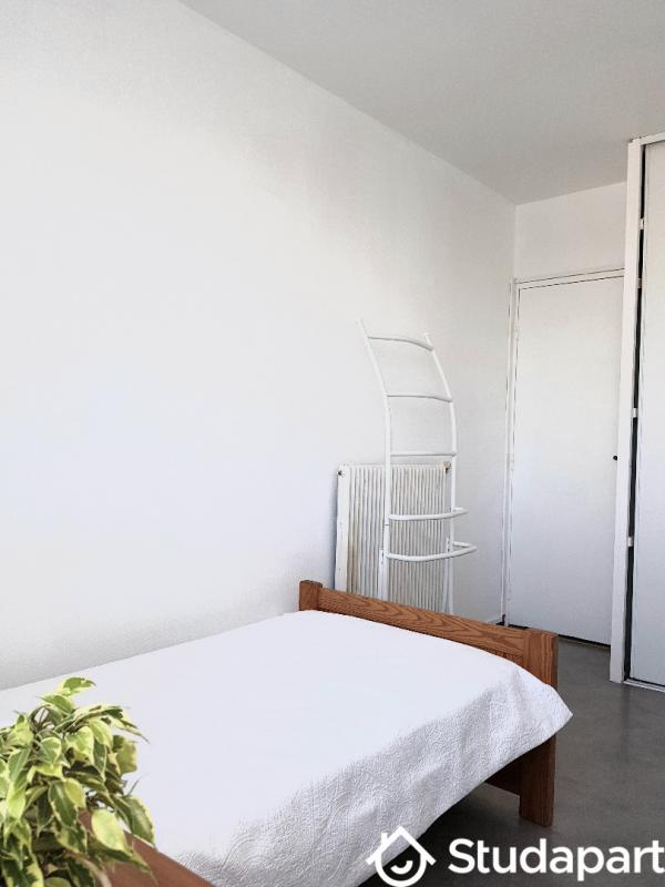 Chambre - 9 m² - 1 pièce