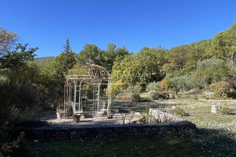 Villa - 188 m² - 8 pièces