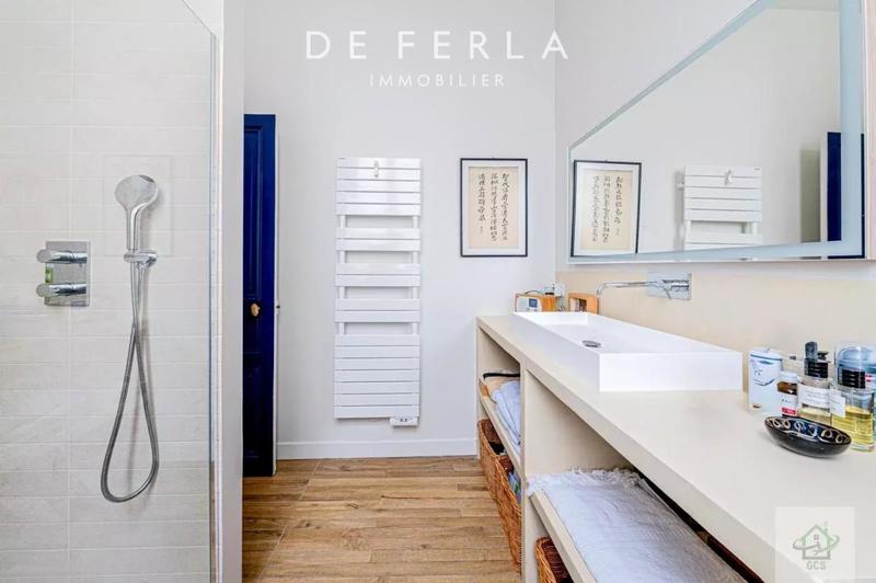 Appartement - 163 m² - 6 pièces