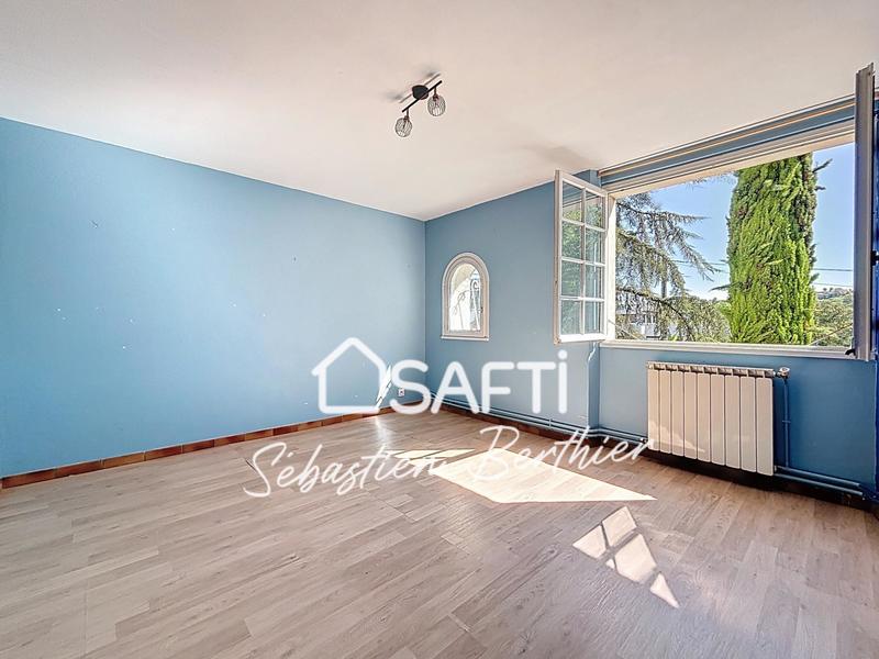 Maison - 180 m² - 6 pièces