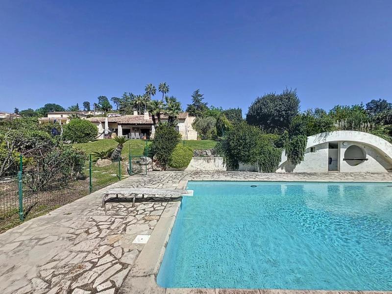 Villa - 180 m² - 5 pièces