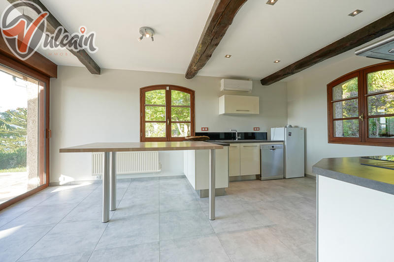 Maison - 227 m² - 8 pièces
