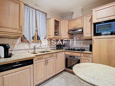 Maison - 163 m² - 7 pièces