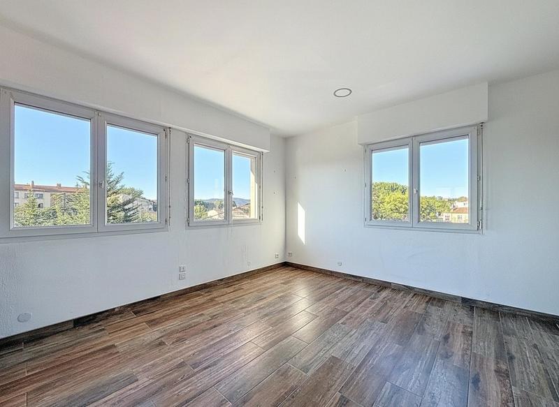 Appartement - 131 m² - 4 pièces