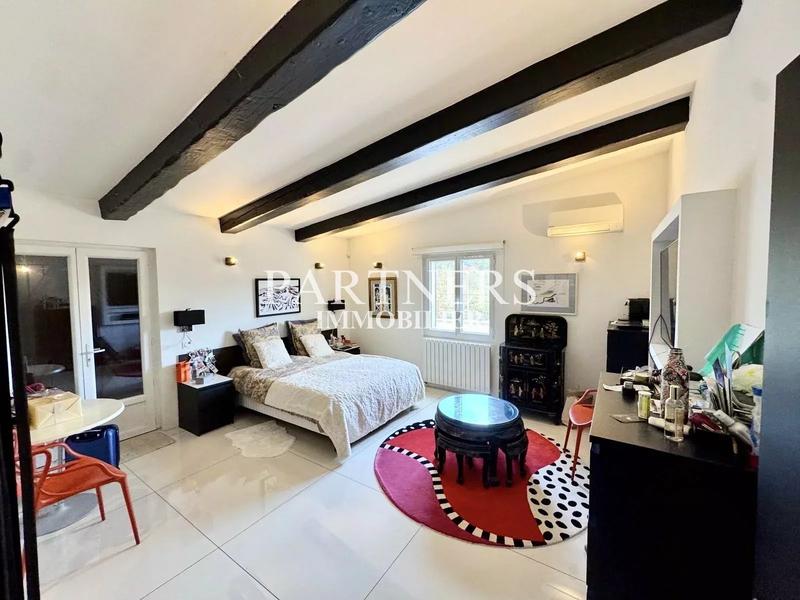Bastide - 357 m² - 11 pièces