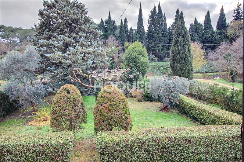 Maison - 298 m² - 11 pièces