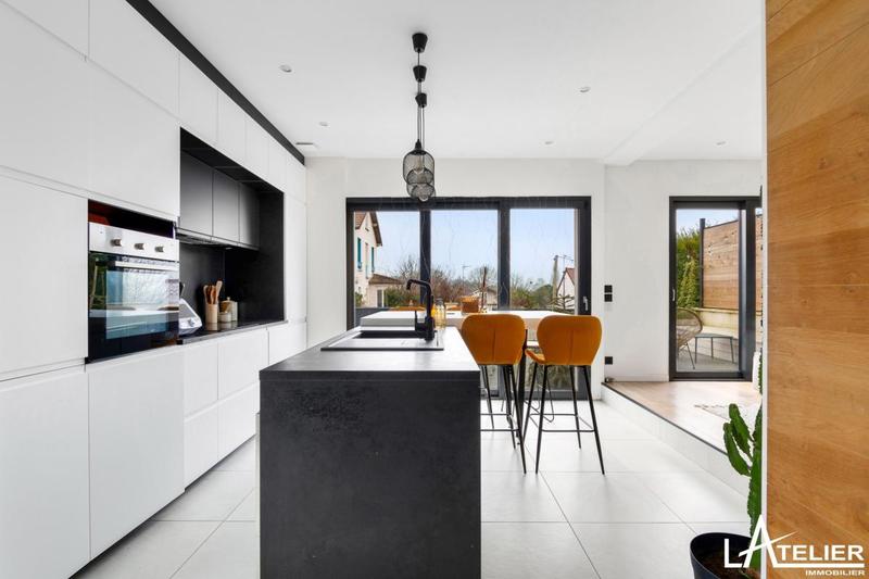 Maison - 85 m² - 5 pièces