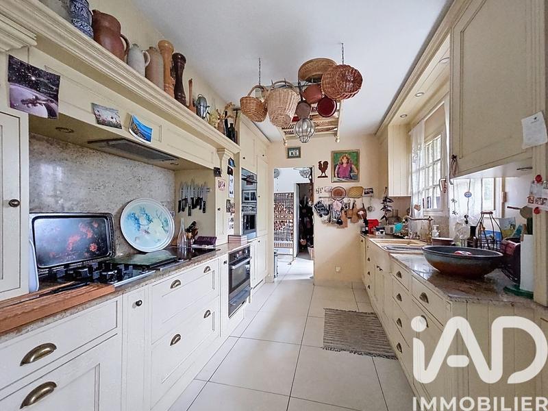 Maison - 213 m² - 7 pièces