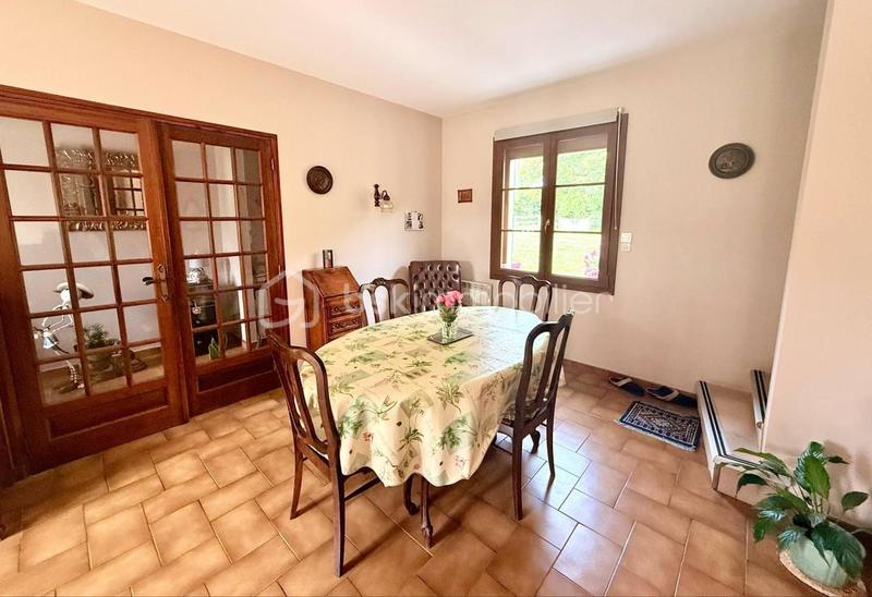 Maison - 121 m² - 6 pièces