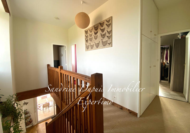 Maison - 230 m² - 9 pièces