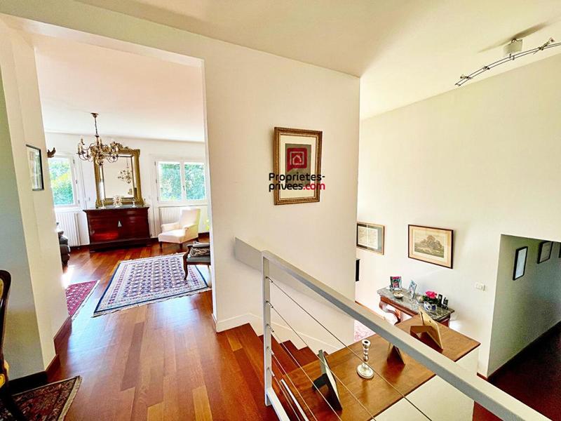 Maison - 186 m² - 7 pièces