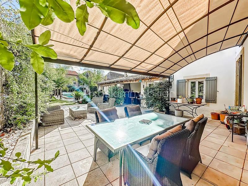 Propriété - 320 m² - 12 pièces