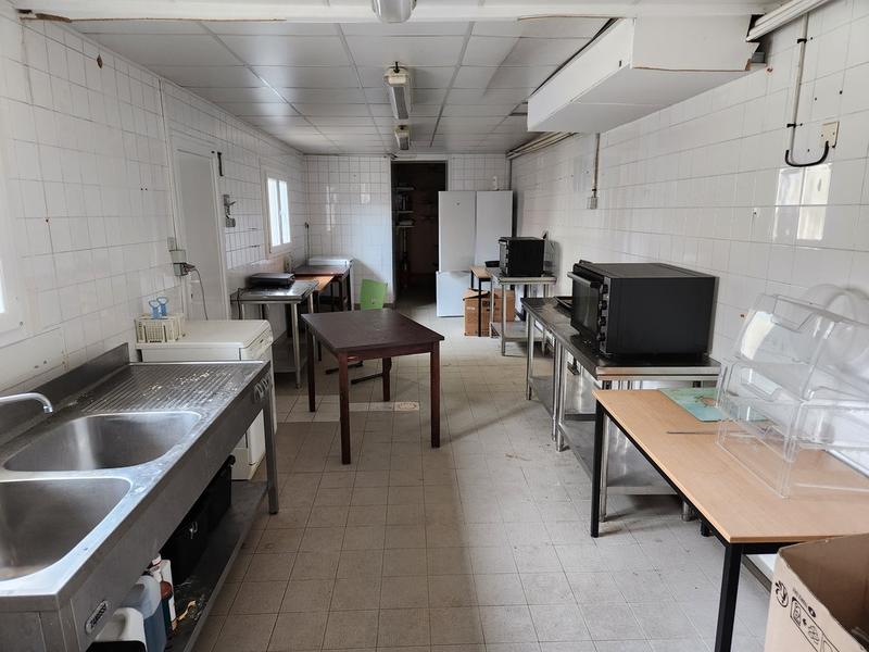 Local d'activité / Entrepôt - 450 m² - 6 pièces