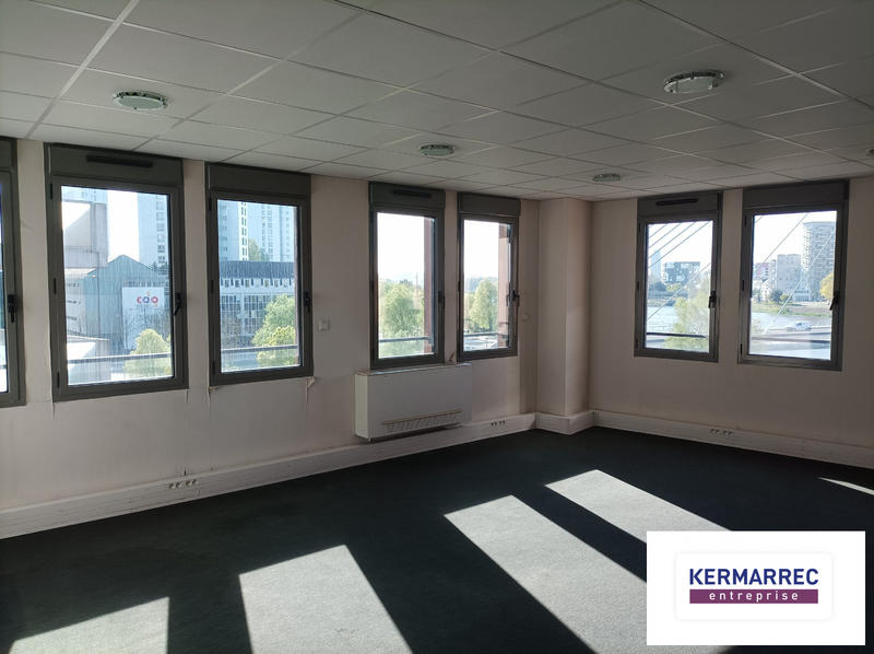 Bureau - 467 m²