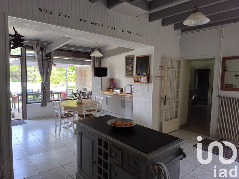 Maison - 185 m² - 7 pièces