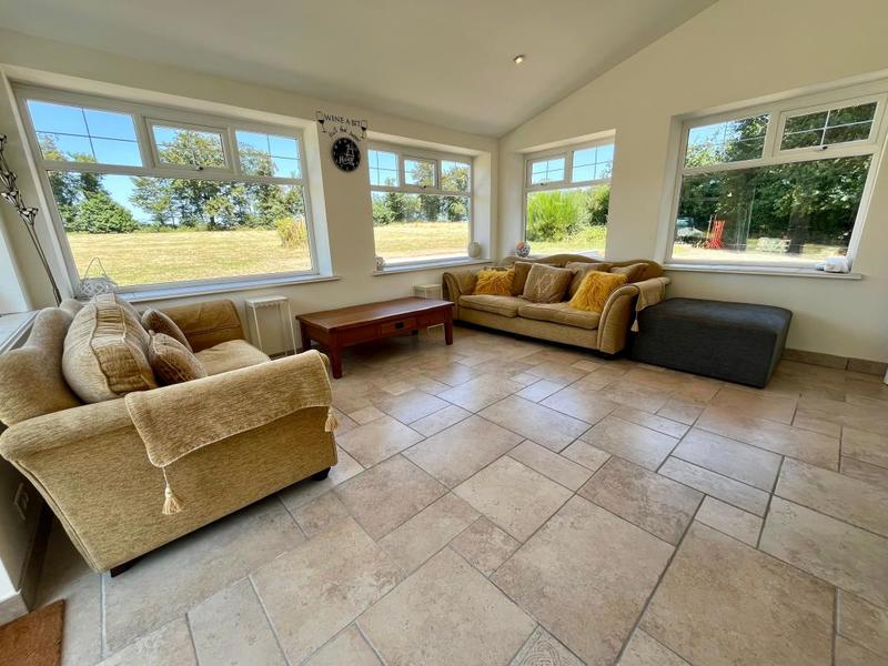 Maison - 284 m² - 8 pièces