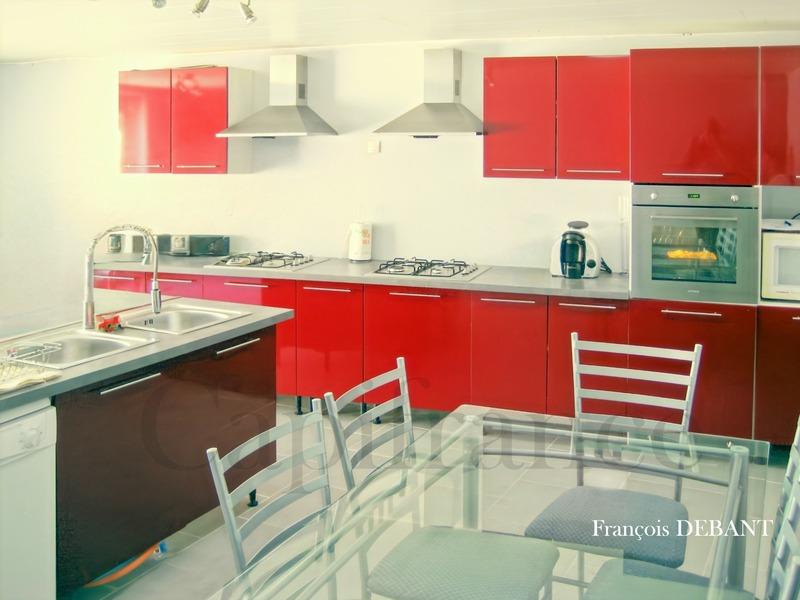 Maison - 252 m² - 9 pièces