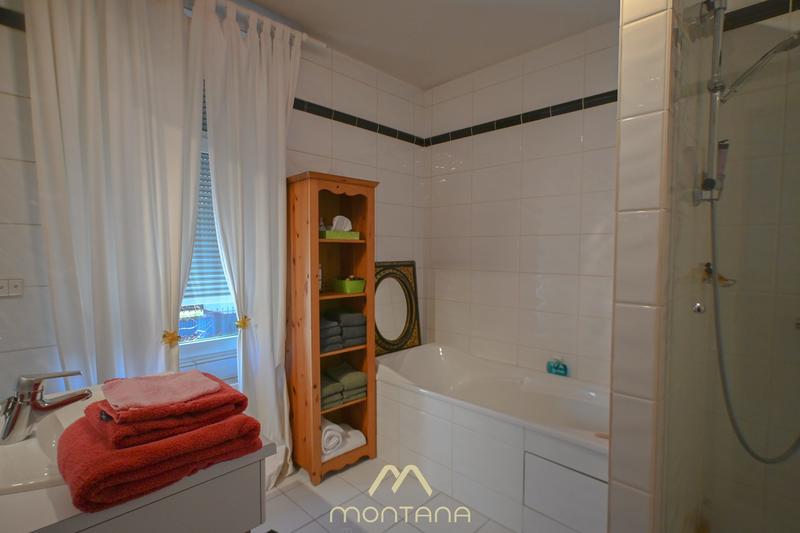 Maison - 213 m² - 7 pièces