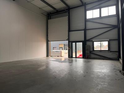 Local d'activités - 125 m²
