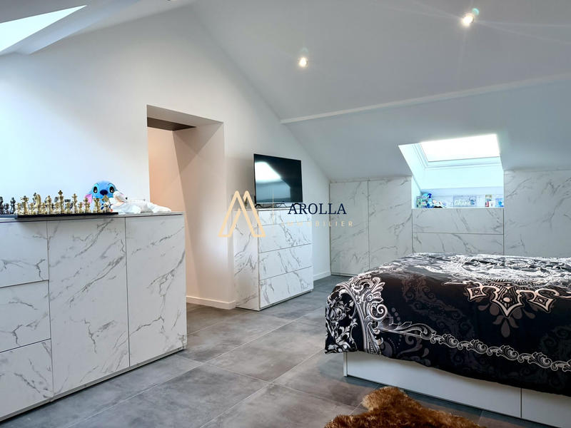 Villa - 227 m² - 6 pièces