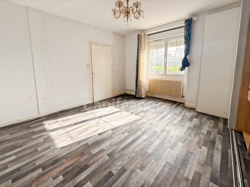 Immeuble - 193 m² - 9 pièces