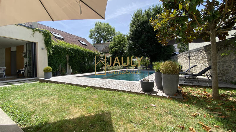 Maison - 300 m² - 9 pièces