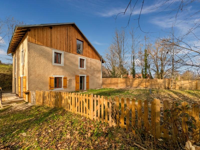 Maison - 208 m² - 8 pièces