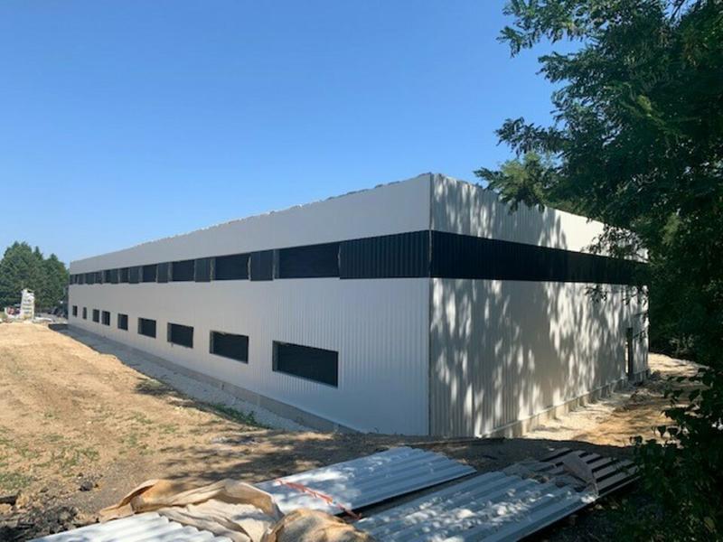 Local d'activité / Entrepôt - 169 m²