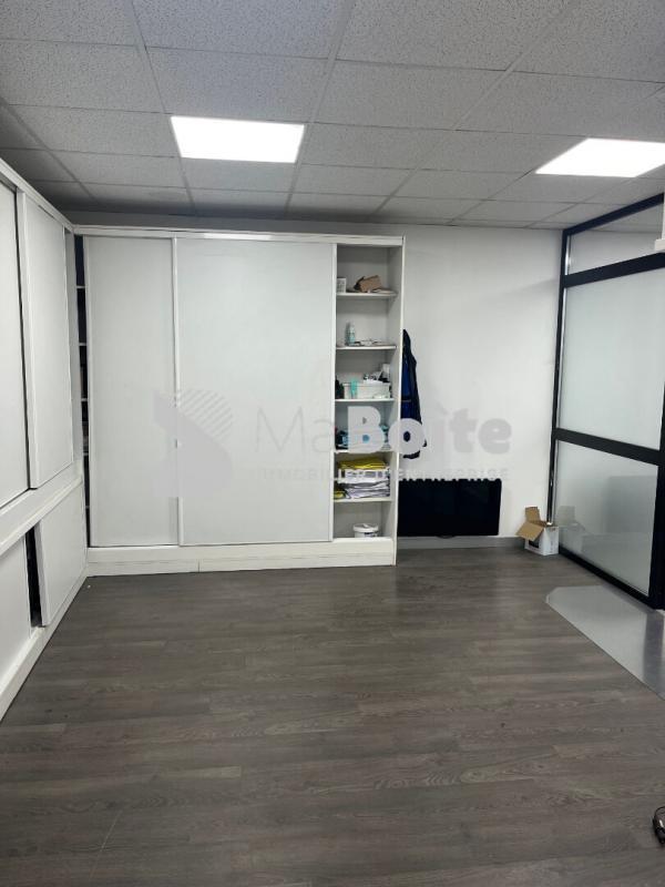 Entrepôt - 1 000 m²