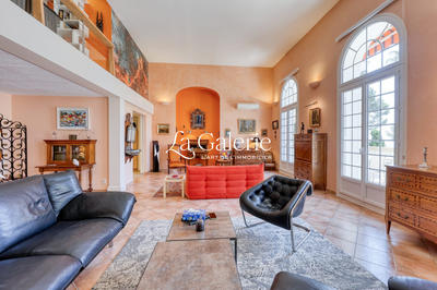 Appartement - 166 m² - 5 pièces