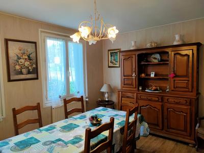 Maison - 383 m² - 4 pièces