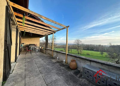 Maison - 195 m² - 7 pièces