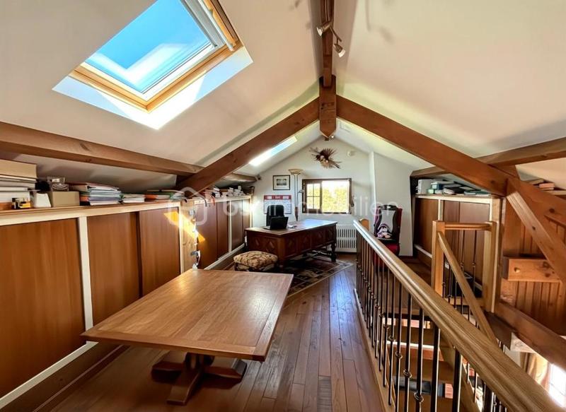 Propriété - 157 m² - 6 pièces