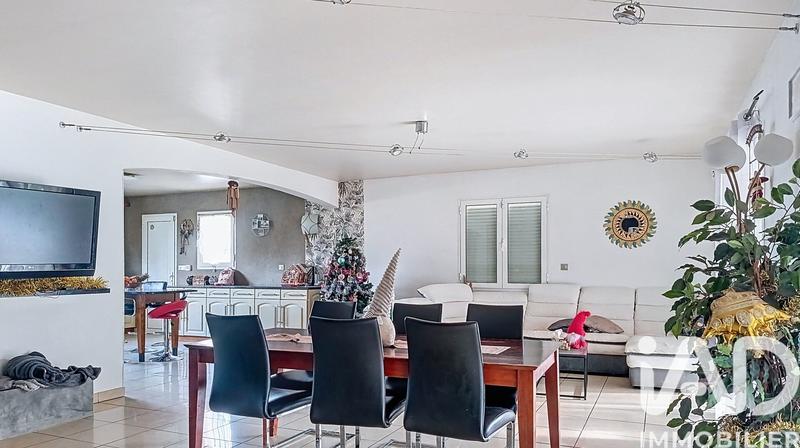 Maison - 250 m² - 7 pièces