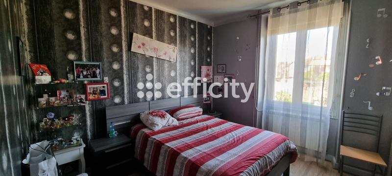 Maison - 234 m² - 13 pièces