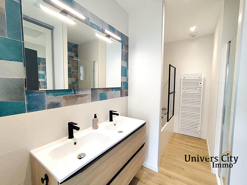 Maison contemporaine - 178 m² - 8 pièces