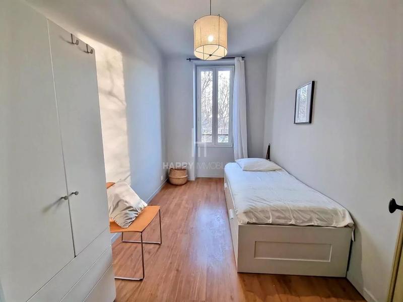Appartement - 90 m² - 5 pièces